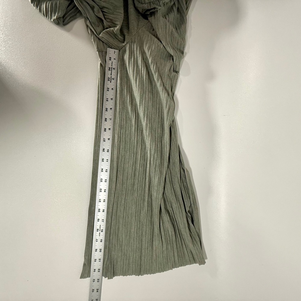J Jill Pure Jill Pleated Top and Wide Leg Matching Set Sage Green Large Petite - Picture 8 of 12